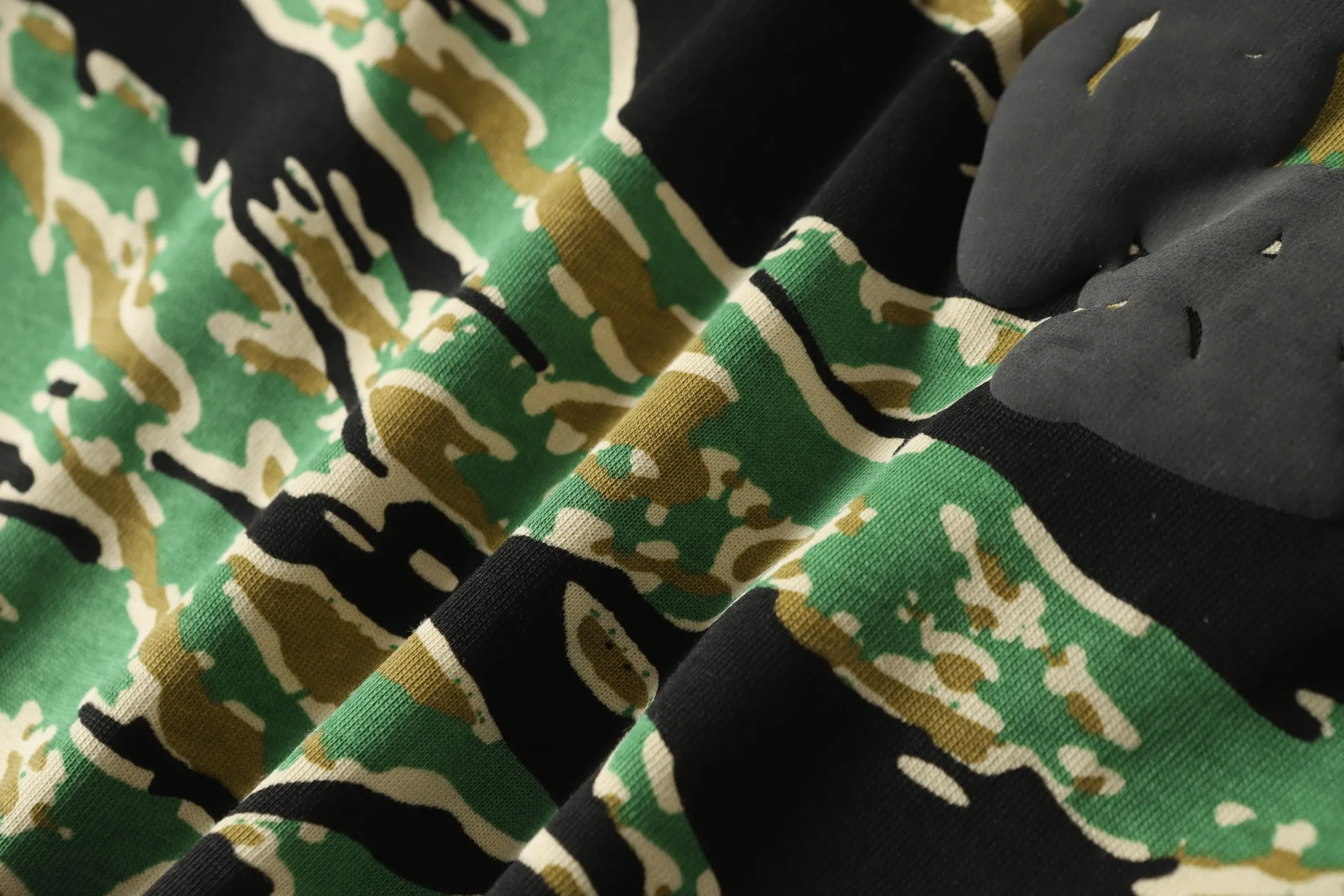208# DENIM TEARS Kapok European and American trendy brand high quality foam flocking camouflage printed short-sleeved suit Color Camouflage blue Camouflage powder Camouflage gray Camouflage apricot Camouflage green Size S-XL